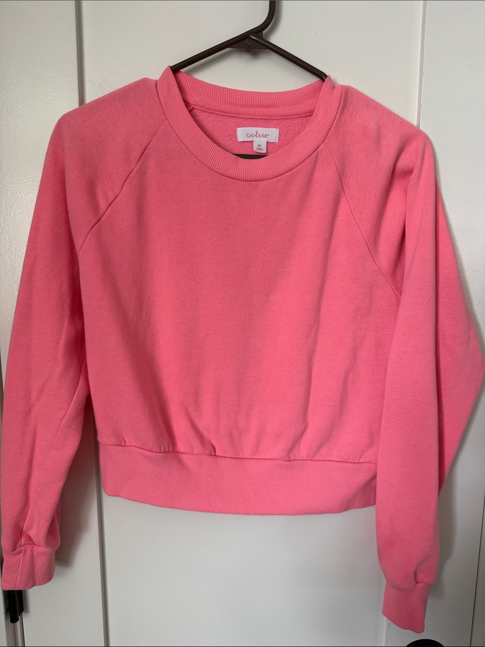Colsie Bright Pink Cropped Crewneck Sweatshirt